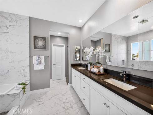 17  Citrus Glen  , Buena Park, CA