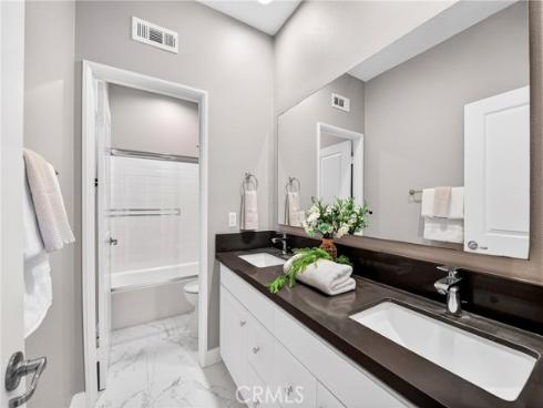 17  Citrus Glen  , Buena Park, CA