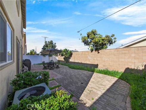 17  Citrus Glen  , Buena Park, CA