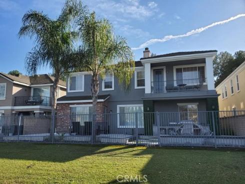 88  Lakeside  , Buena Park, CA