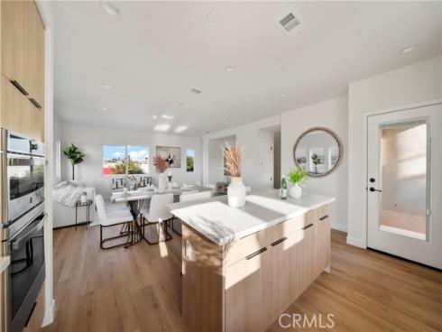 7692  9th  105  Street, Buena Park, CA