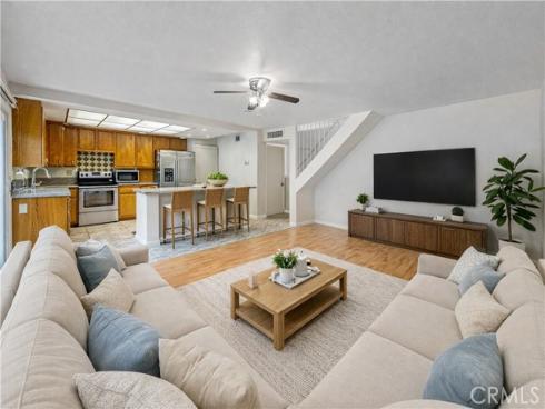 8237  Henshaw  , Buena Park, CA