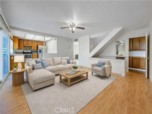 8237  Henshaw  , Buena Park, CA