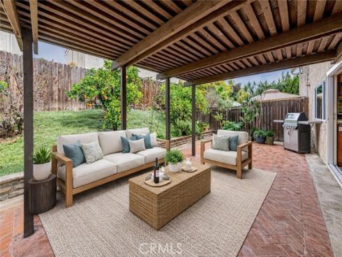 8237  Henshaw  , Buena Park, CA