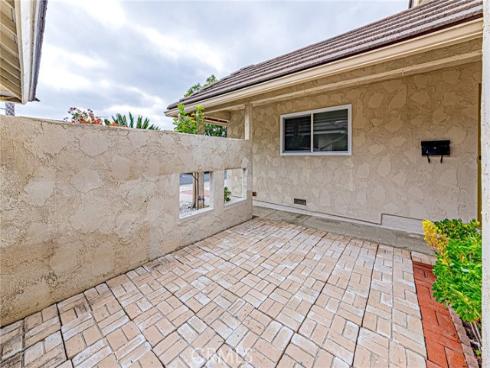 8237  Henshaw  , Buena Park, CA