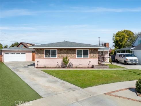 8223  Cyclamen  , Buena Park, CA