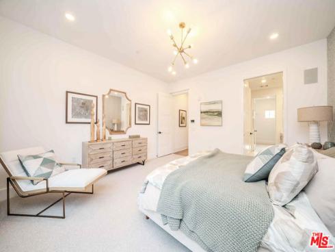 8900  Los Coyotes  120  Court, Buena Park, CA