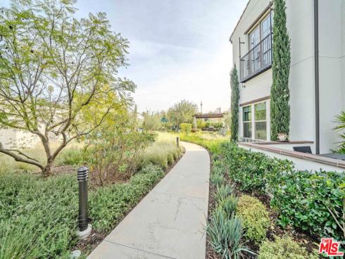 8900  Los Coyotes  120  Court, Buena Park, CA