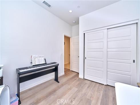 5868  Spring  , Buena Park, CA