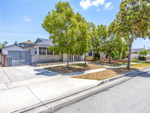 8082 San Heron , Buena Park, CA