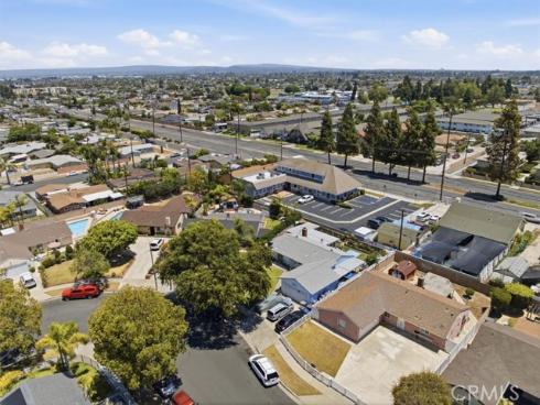 8802 Los Flores , Buena Park, CA