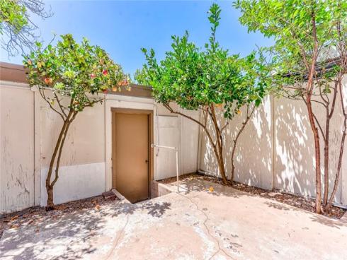 8098 Kerr Green , Buena Park, CA