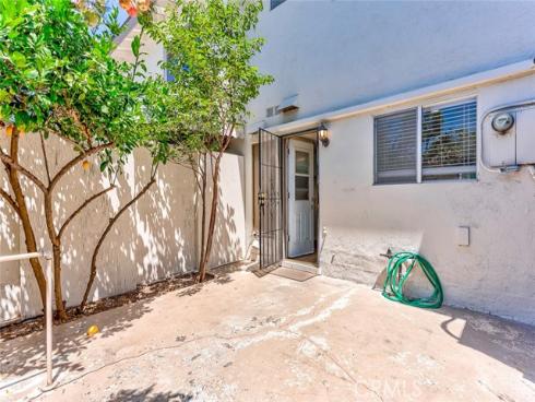 8098 Kerr Green , Buena Park, CA