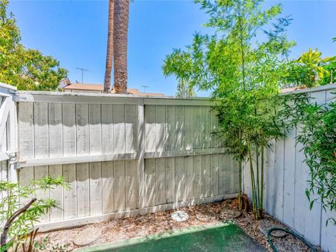 8098 Kerr Green , Buena Park, CA