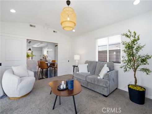 8142 San Mateo , Buena Park, CA