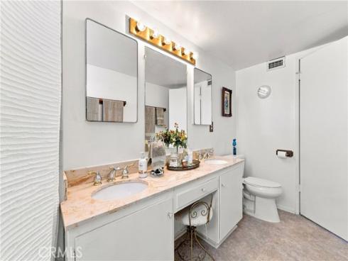 8095 Kerr Green , Buena Park, CA