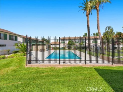 8095 Kerr Green , Buena Park, CA