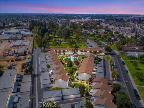 8095 Kerr Green , Buena Park, CA