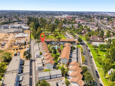8095 Kerr Green , Buena Park, CA