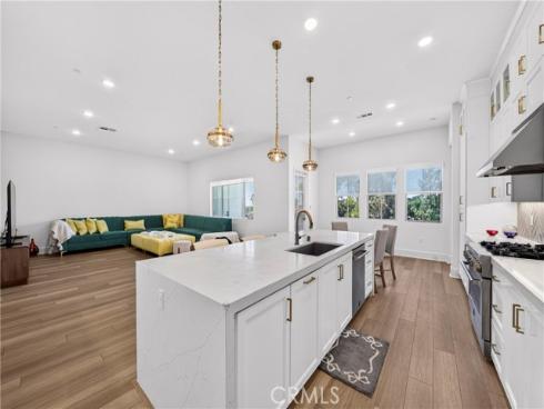 8896  Los Coyotes  410  Court, Buena Park, CA