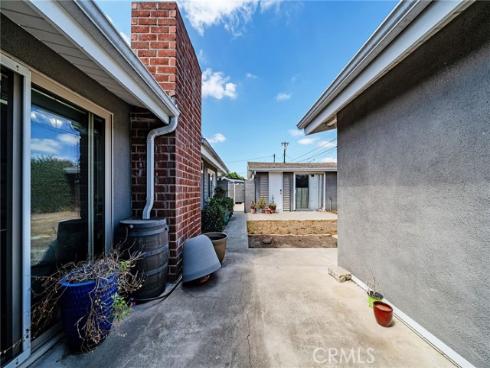 5817 Los Cientos , Buena Park, CA