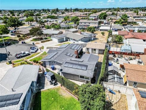 5817 Los Cientos , Buena Park, CA