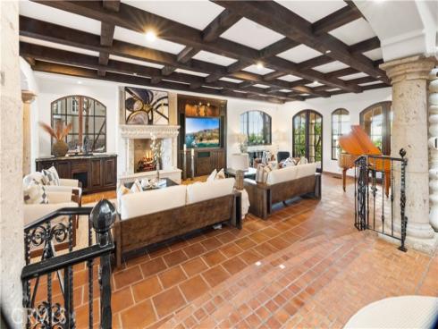 445 Isabella Ter , Corona del Mar, CA