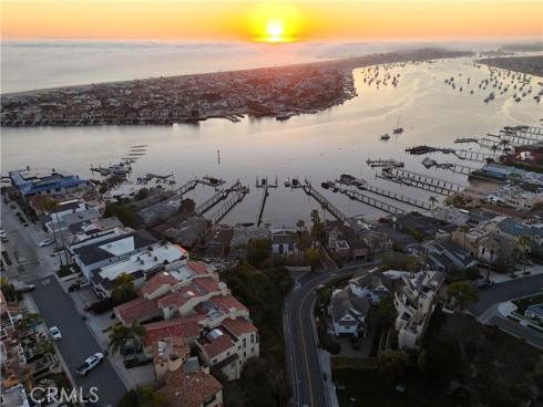 2614 Ocean Boulevard, Corona del Mar, CA