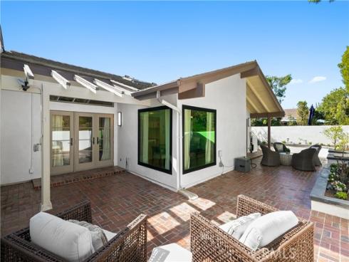 10 Maritime Drive, Corona del Mar, CA