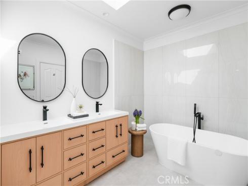 10 Maritime Drive, Corona del Mar, CA