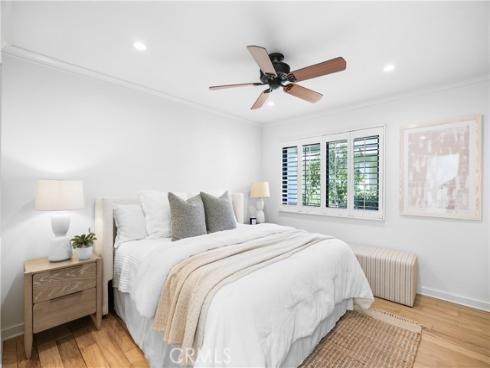 10 Maritime Drive, Corona del Mar, CA