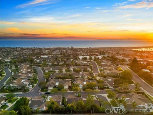 10 Maritime Drive, Corona del Mar, CA