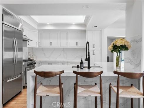 10 Maritime Drive, Corona del Mar, CA