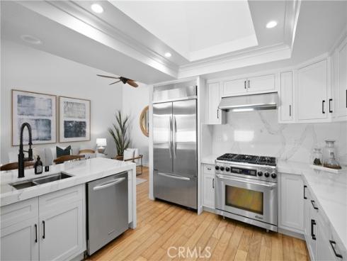 10 Maritime Drive, Corona del Mar, CA