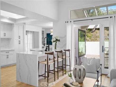 10 Maritime Drive, Corona del Mar, CA