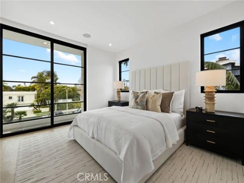 506 Avocado Avenue, Corona del Mar, CA