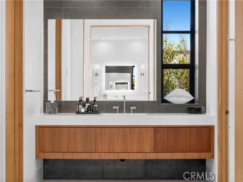 2914 Ocean Boulevard, Corona del Mar, CA