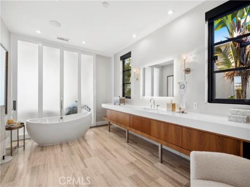 2914 Ocean Boulevard, Corona del Mar, CA