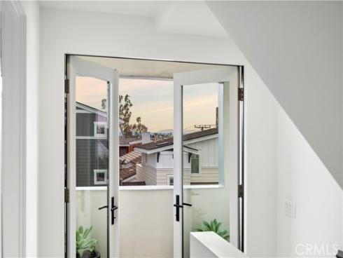 701  Poppy   Avenue, Corona del Mar, CA