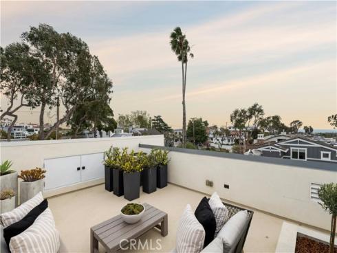 701  Poppy   Avenue, Corona del Mar, CA