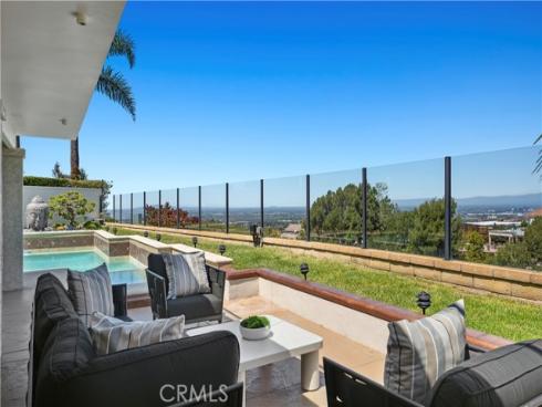 66 Drakes Bay Drive, Corona del Mar, CA