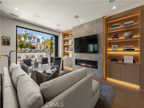 412 Heliotrope Avenue, Corona del Mar, CA