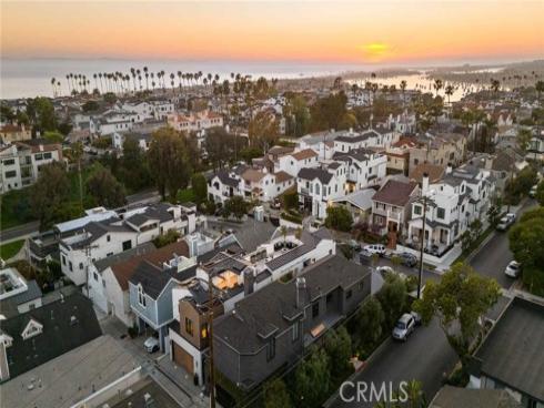 412 Heliotrope Avenue, Corona del Mar, CA