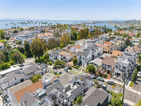 412 Heliotrope Avenue, Corona del Mar, CA