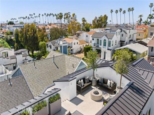 412 Heliotrope Avenue, Corona del Mar, CA