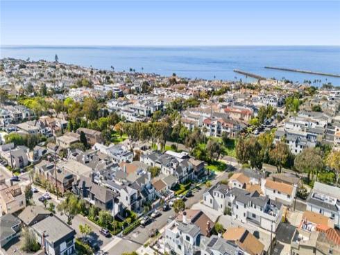 412 Heliotrope Avenue, Corona del Mar, CA