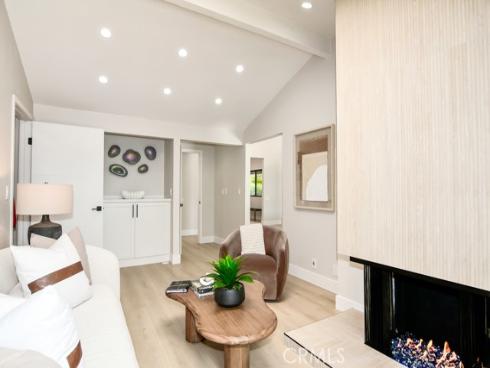 10 White Water Drive, Corona del Mar, CA