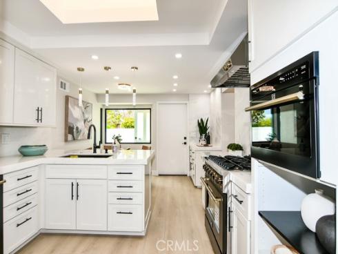 10 White Water Drive, Corona del Mar, CA