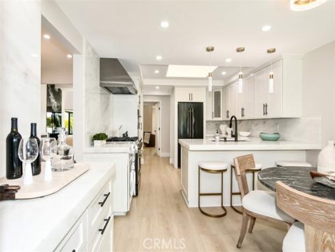 10 White Water Drive, Corona del Mar, CA