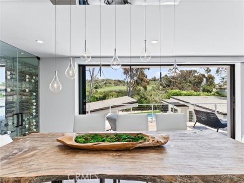 552 Seaward Rd , Corona del Mar, CA